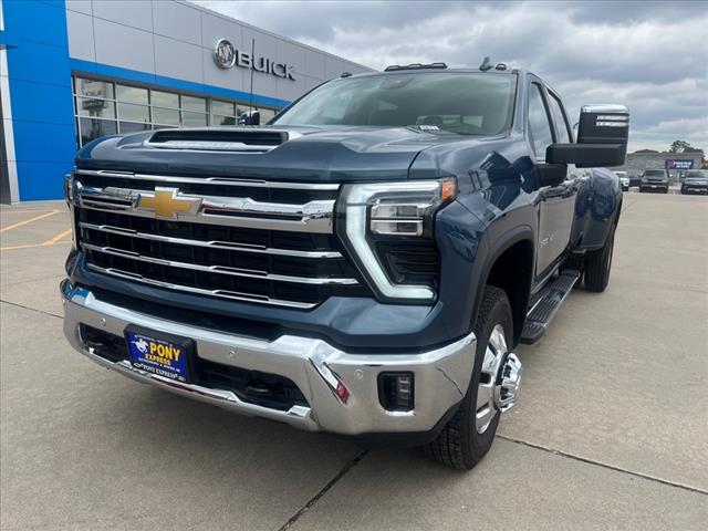 2025 Chevrolet Silverado 3500HD GAS/LTZ/DUALLY