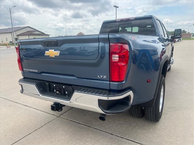 2025 Chevrolet Silverado 3500HD GAS/LTZ/DUALLY