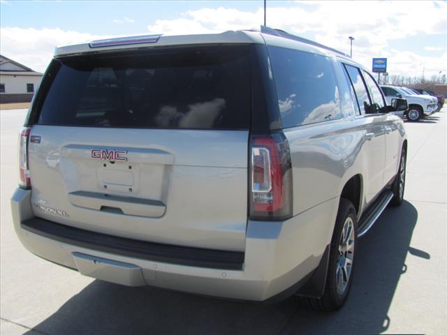 2016 GMC Yukon XL V8AT SLT QUAD