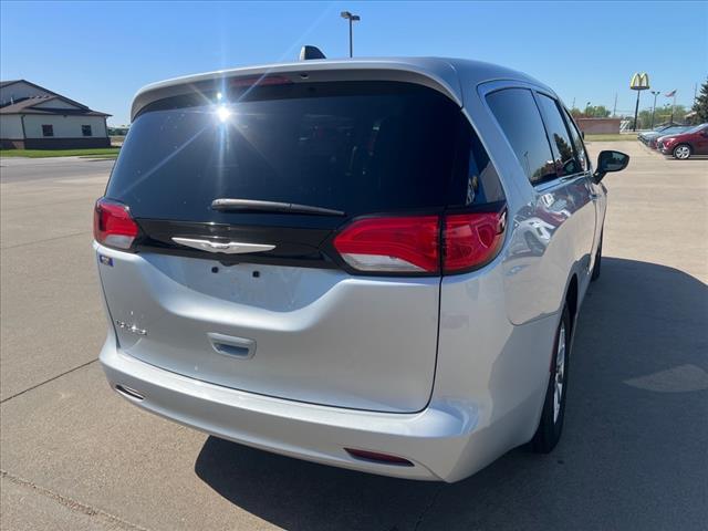 2023 Chrysler Voyager V6AT STO-N-GO