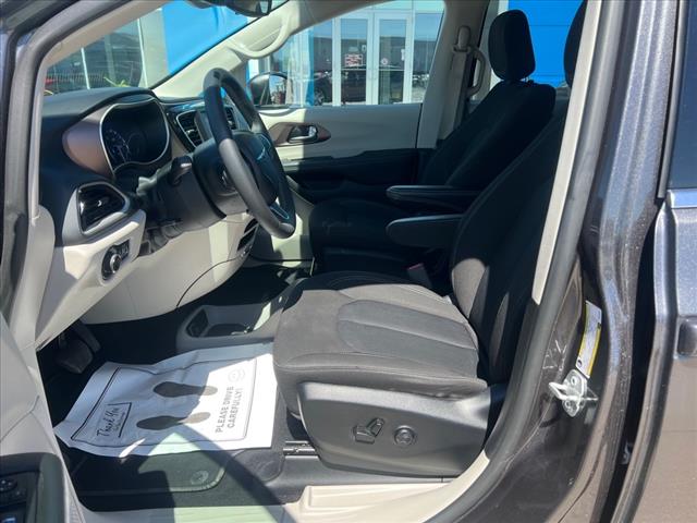 2023 Chrysler Voyager V6AT STO-N-GO