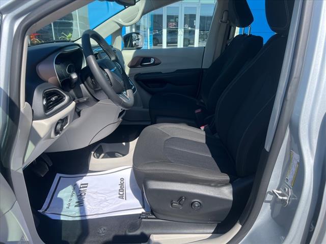 2023 Chrysler Voyager V6AT STO-N-GO