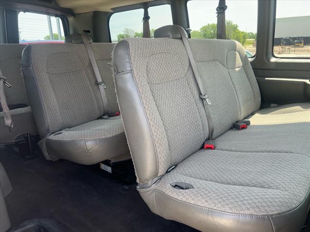2019 Chevrolet Express V6AT LT 11PASS