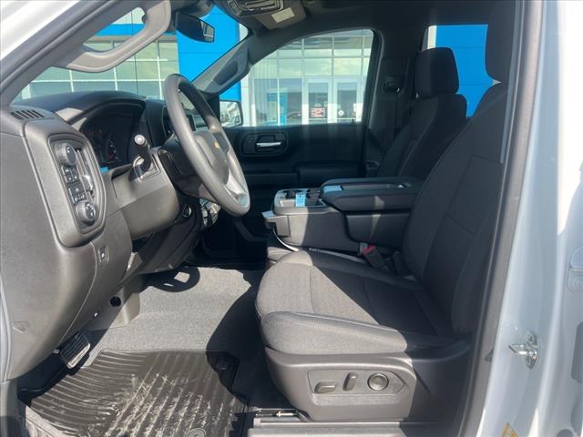 2025 Chevrolet Silverado 1500 CUSTOM/4X4