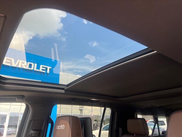 2025 Chevrolet Suburban ENT/S-CRUISE