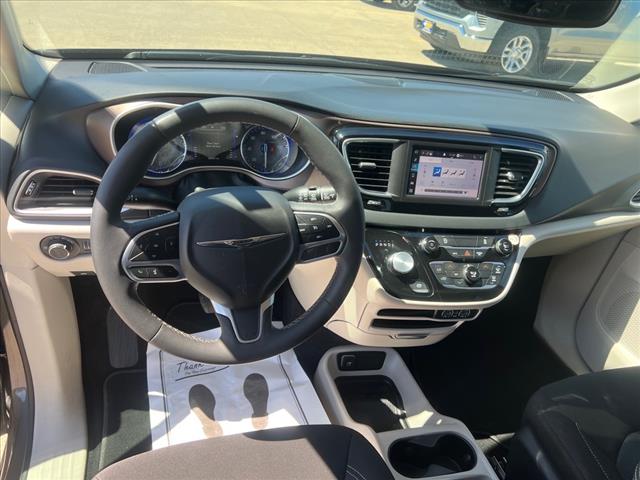 2023 Chrysler Voyager V6AT STO-N-GO