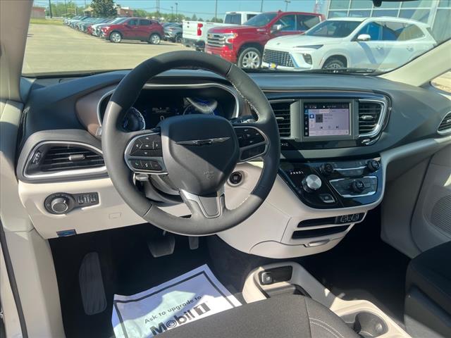 2023 Chrysler Voyager V6AT STO-N-GO