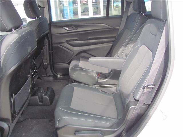 2023 Jeep Grand Cherokee L LAREDO 4X4