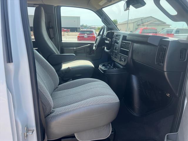2019 Chevrolet Express V6AT LT 11PASS