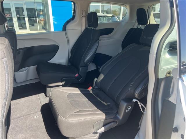 2023 Chrysler Voyager V6AT STO-N-GO