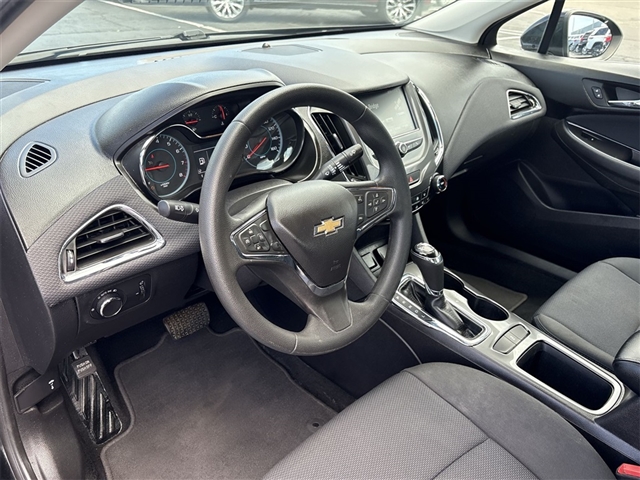 2017 Chevrolet Cruze LT Auto
