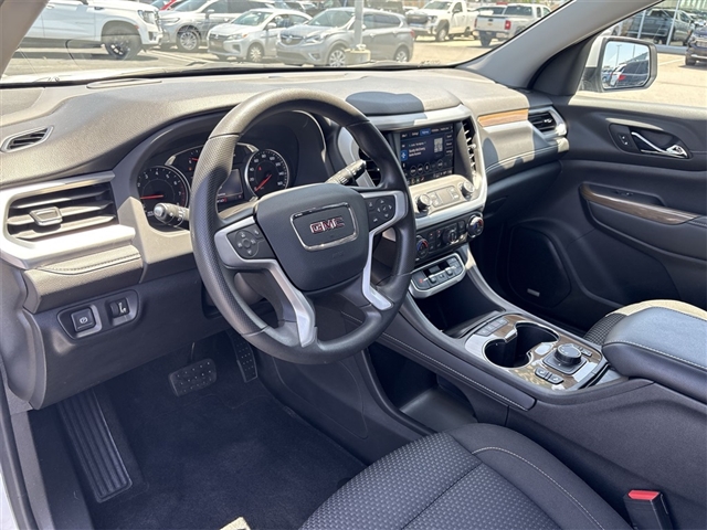 2022 GMC Acadia SLE