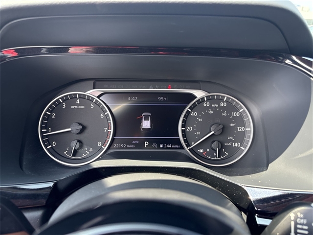 2022 Nissan Pathfinder SL