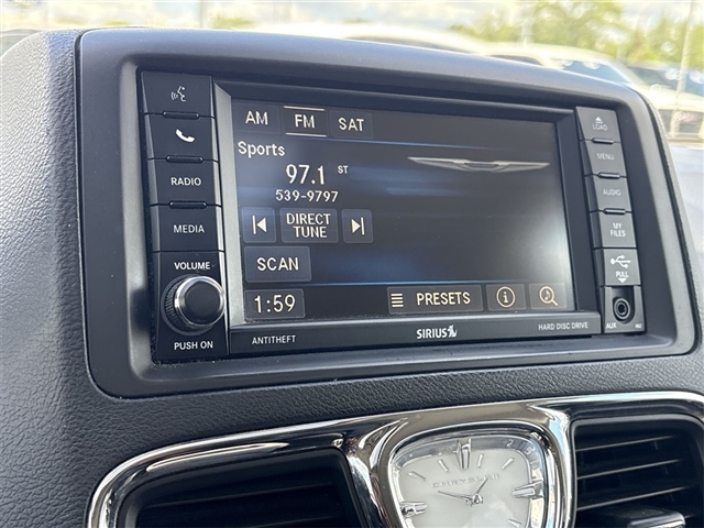 2016 Chrysler Town and Country Touring-L