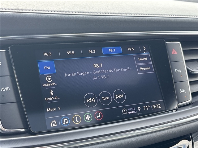 2022 Buick Enclave Essence