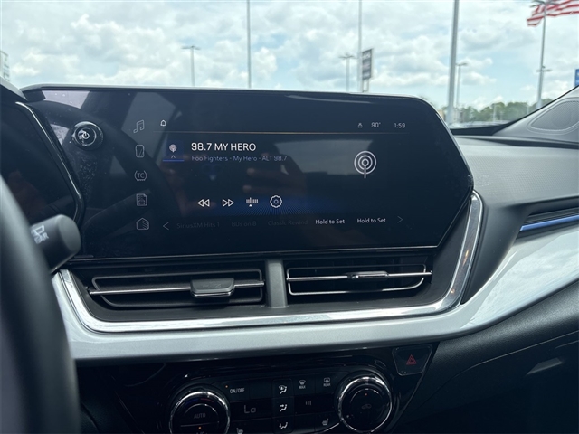 2024 Chevrolet Trax LT