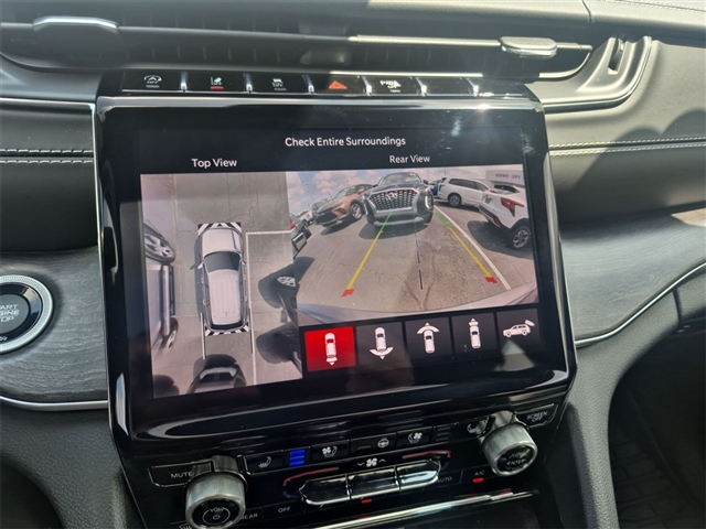 2022 Jeep Grand Cherokee Overland