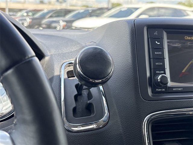 2016 Chrysler Town and Country Touring-L