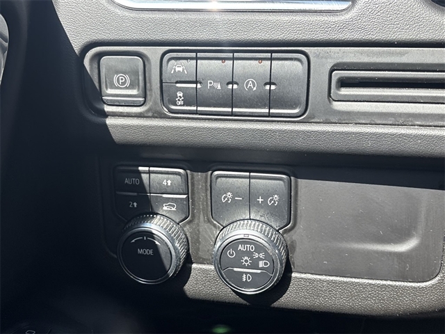 2023 GMC Yukon SLE
