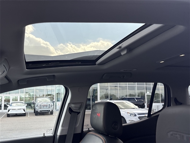2023 GMC Acadia AT4