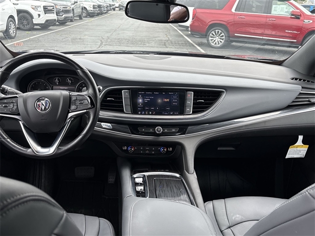 2022 Buick Enclave Essence