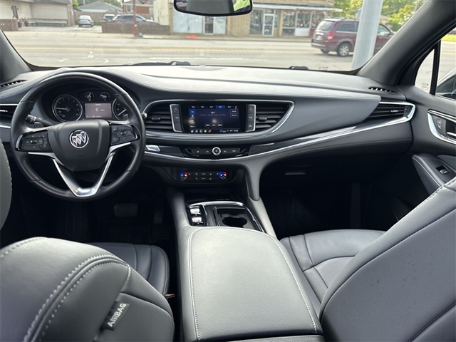 2022 Buick Enclave Essence