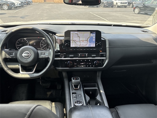 2022 Nissan Pathfinder SL