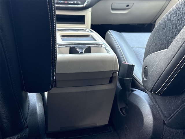 2016 Chrysler Town and Country Touring-L
