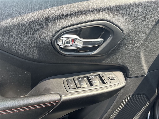2020 Jeep Cherokee Trailhawk