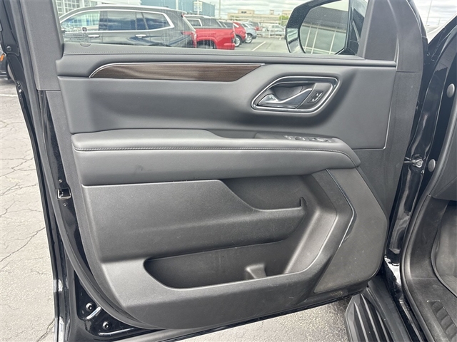 2023 GMC Yukon SLE