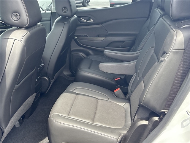 2022 GMC Acadia SLT