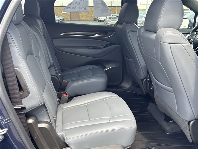 2022 Buick Enclave Essence