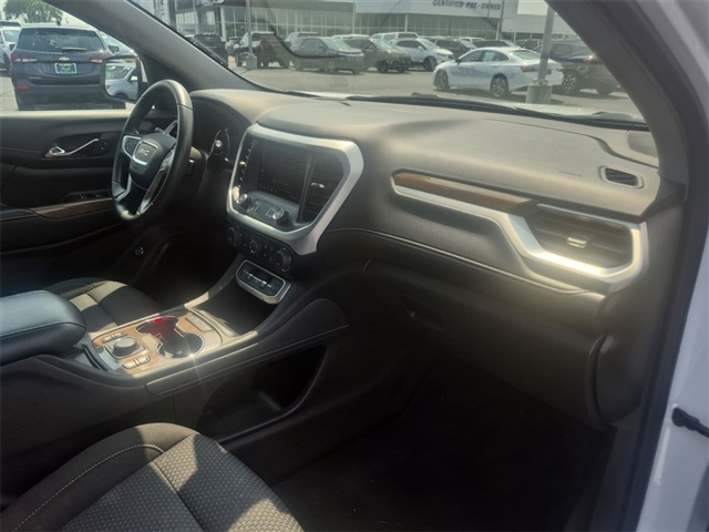 2022 GMC Acadia SLE