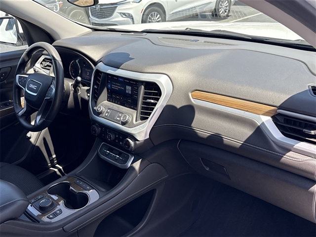 2022 GMC Acadia SLE