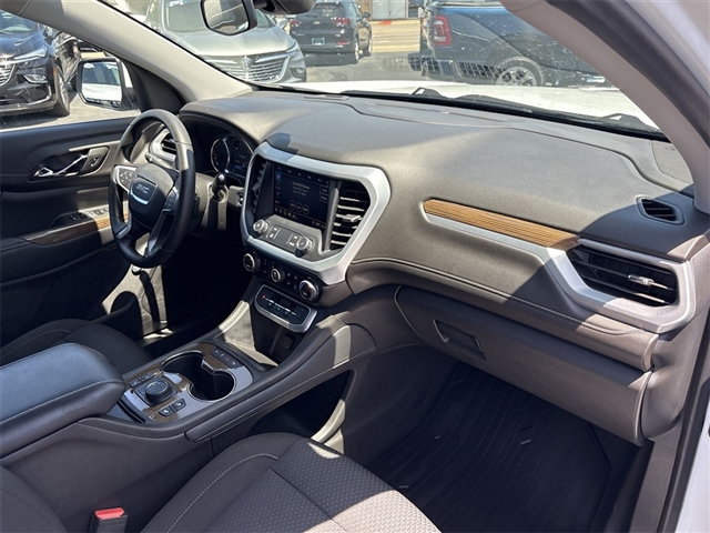 2022 GMC Acadia SLE