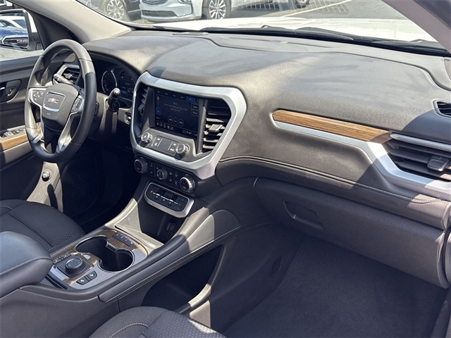 2022 GMC Acadia SLE