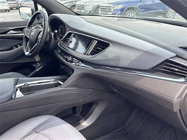 2022 Buick Enclave Essence