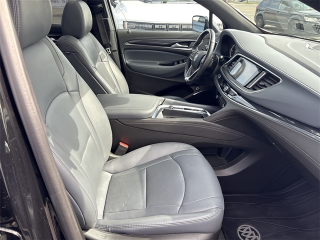 2022 Buick Enclave Essence