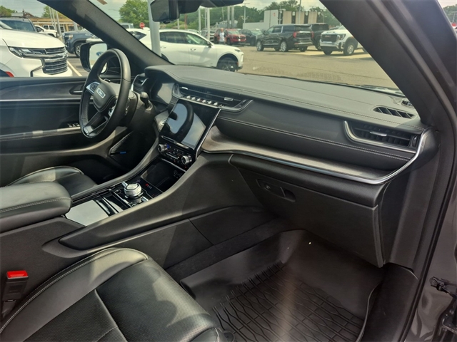 2022 Jeep Grand Cherokee Overland