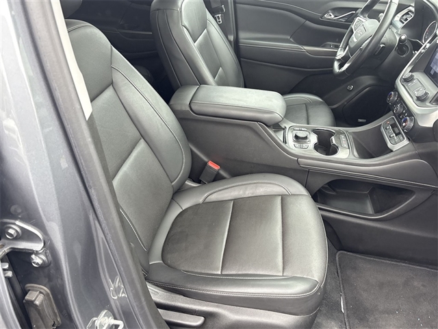 2022 GMC Acadia SLT