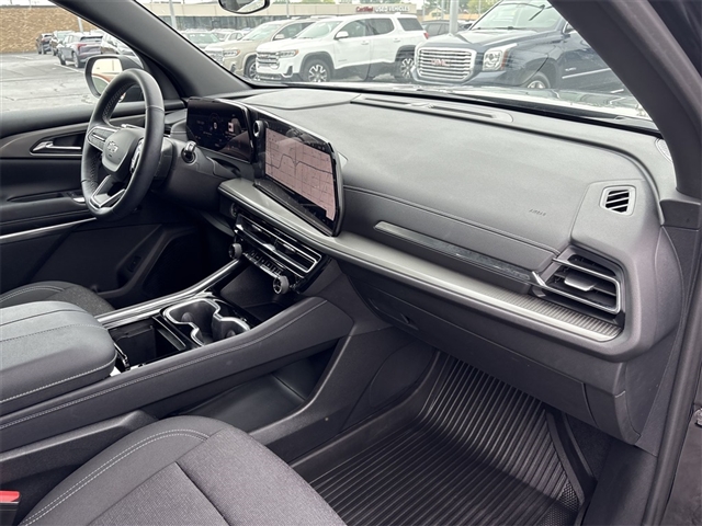 2024 Chevrolet Traverse LS