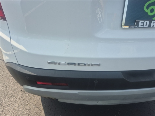 2022 GMC Acadia SLE