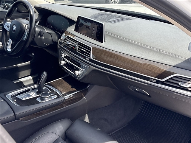 2020 BMW 7 Series 740i xDrive
