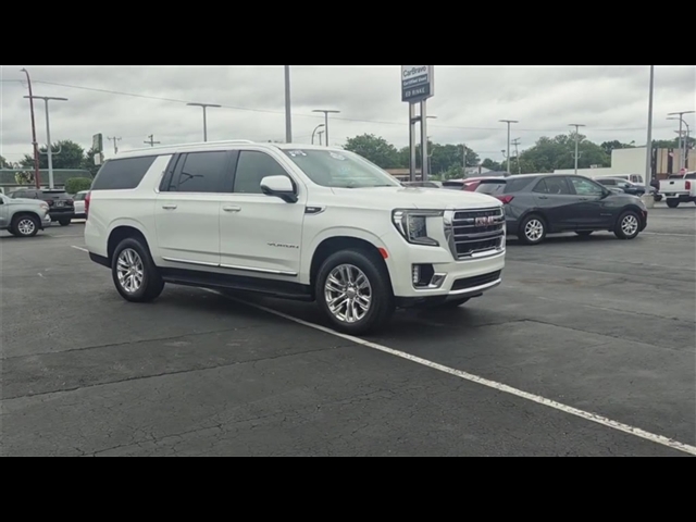 2023 GMC Yukon XL SLT