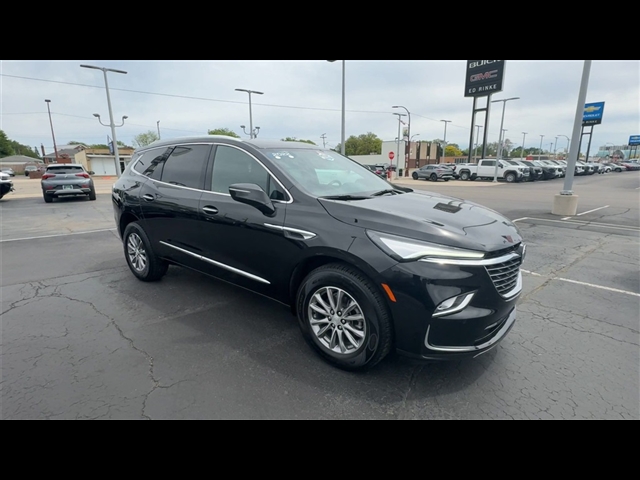 2022 Buick Enclave Essence