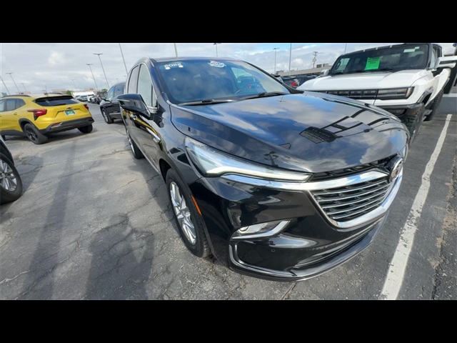 2022 Buick Enclave Essence