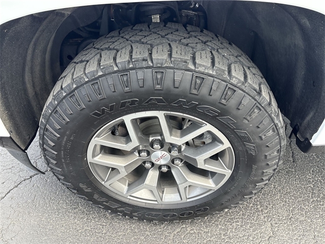 2022 GMC Canyon AT4 w/Cloth