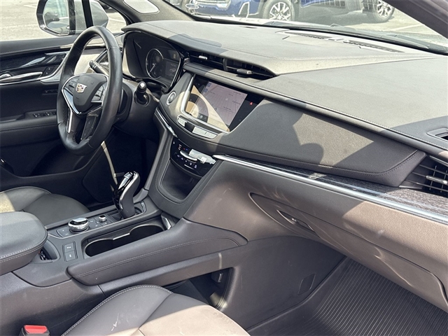 2022 Cadillac XT5 Premium Luxury