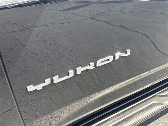 2023 GMC Yukon SLE