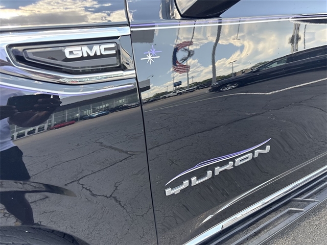 2022 GMC Yukon SLT